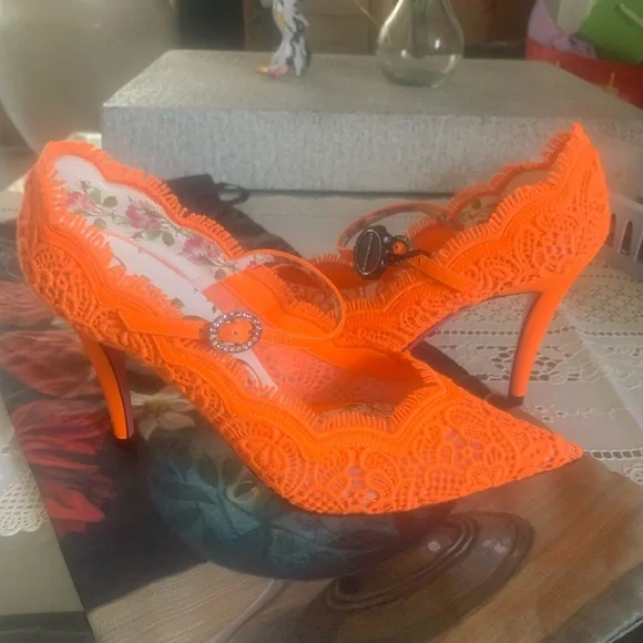 Gucci lace deals heels